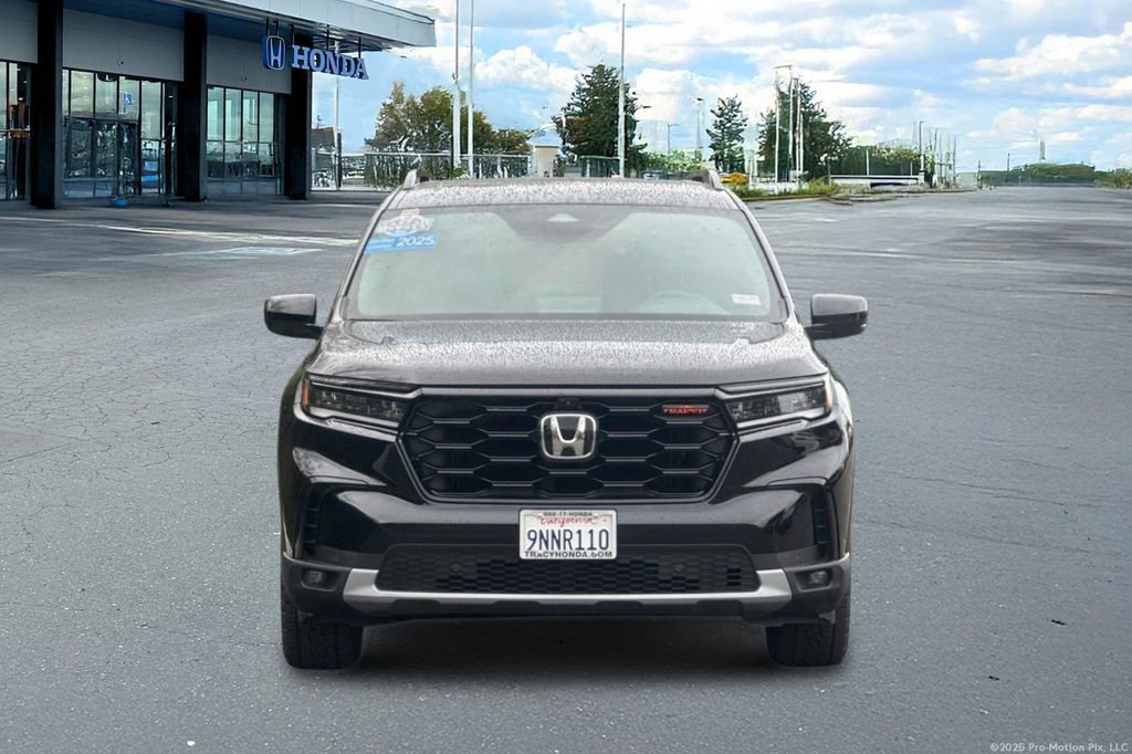Certified 2025 Honda Pilot TrailSport image 14