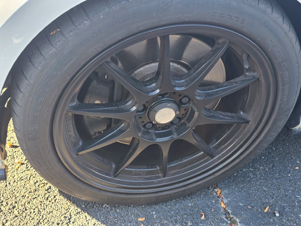 Used 2018 Volkswagen Golf R 4-Door AWD/4WD image 21