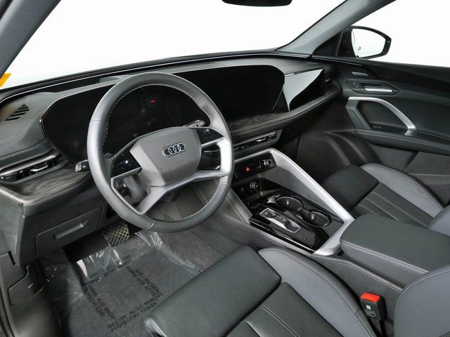 Used 2025 Audi Q5 Premium Plus w/ Premium Plus AWD/4WD image 4
