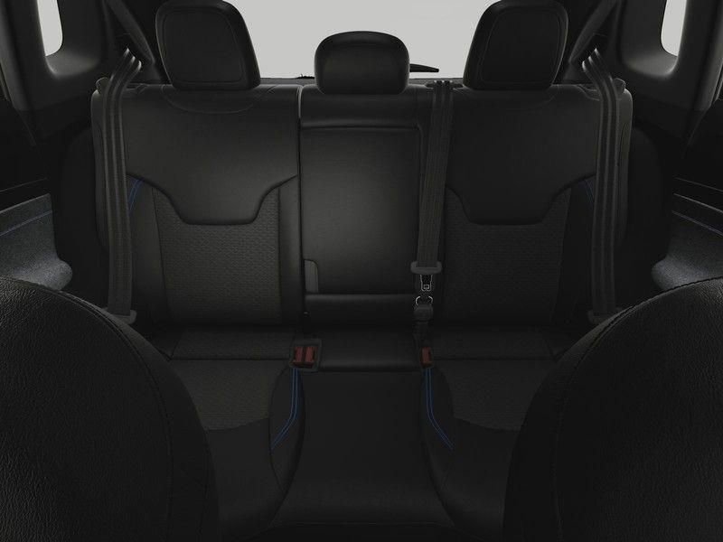 New 2025 Jeep Compass Latitude w/ Sun & Sound Group image 18