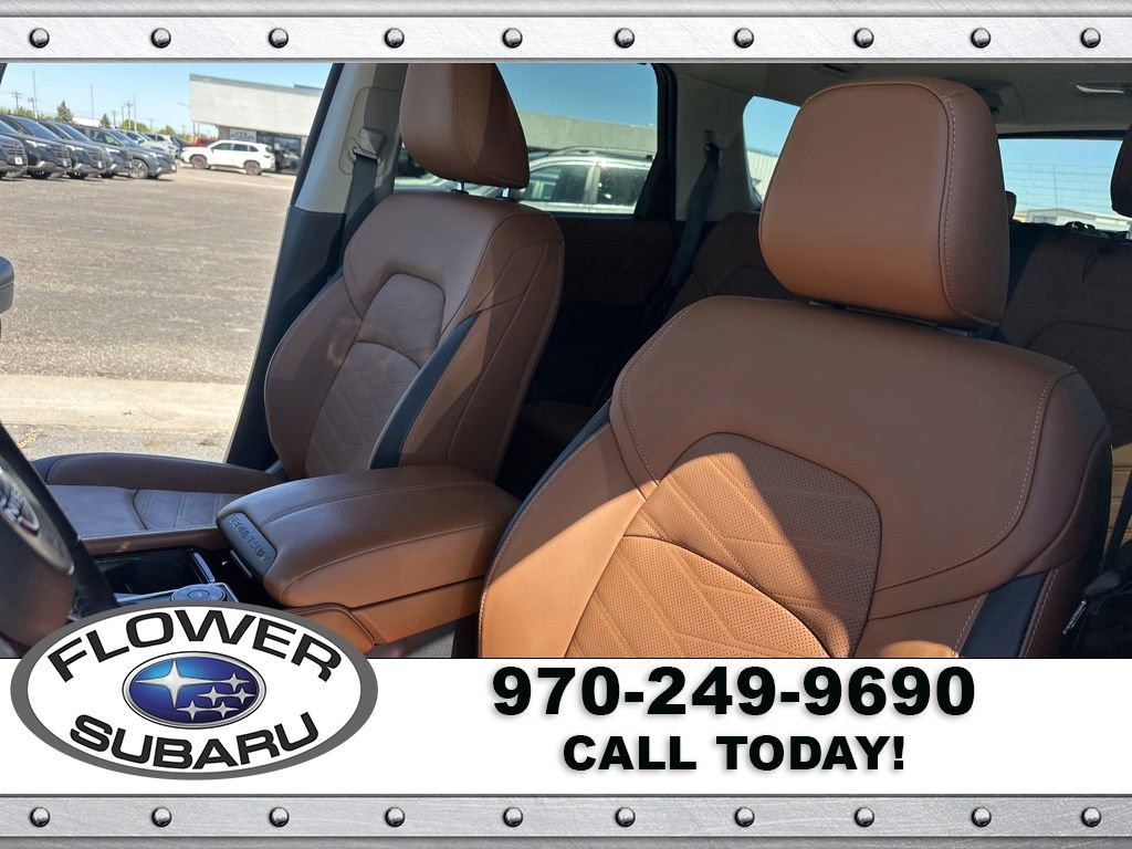 Used 2025 Nissan Pathfinder Platinum w/ Black Appearance Package AWD/4WD image 23