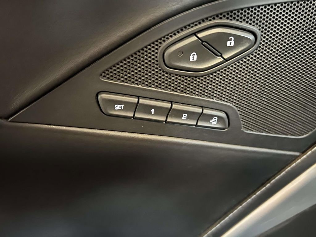 Used 2015 Chevrolet Corvette Z06 w/ 3LZ Preferred Equipment Group RWD image 25