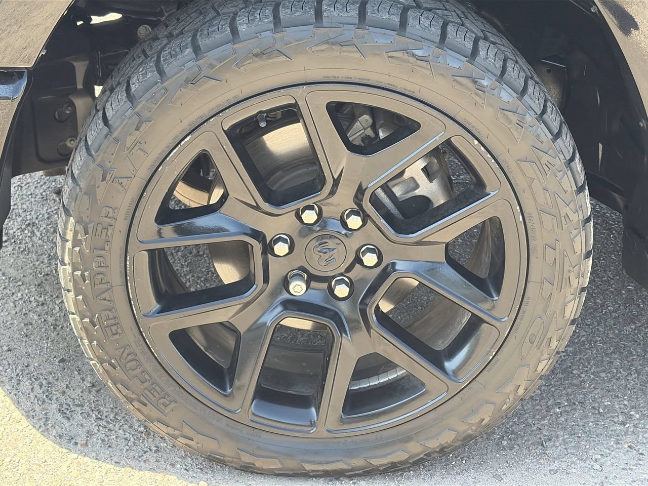 Used 2020 RAM 1500 Laramie AWD/4WD image 10