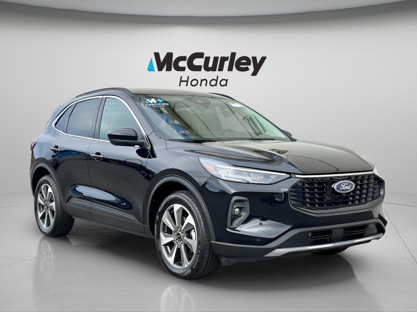 Used 2024 Ford Escape Platinum AWD/4WD image 1