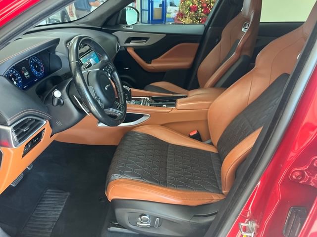Used 2019 Jaguar F-PACE SVR image 9