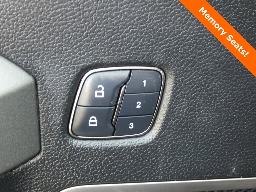 Used 2018 Ford F150 Raptor w/ Equipment Group 802A Luxury image 15