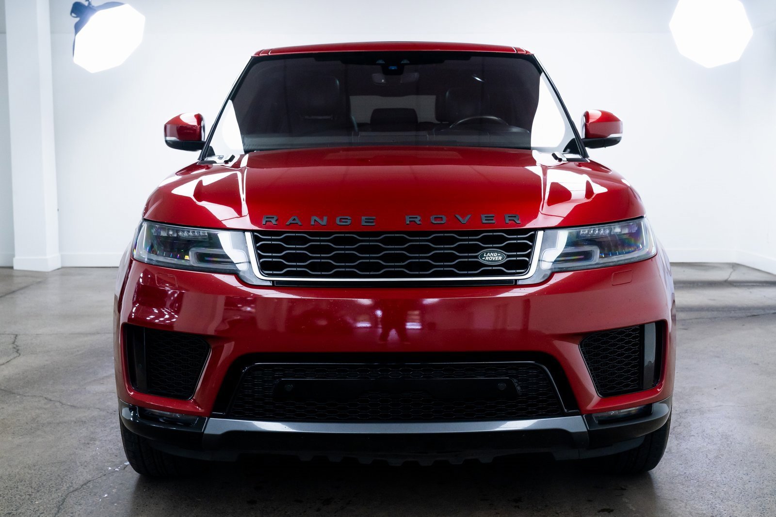 Used 2018 Land Rover Range Rover Sport HSE image 2