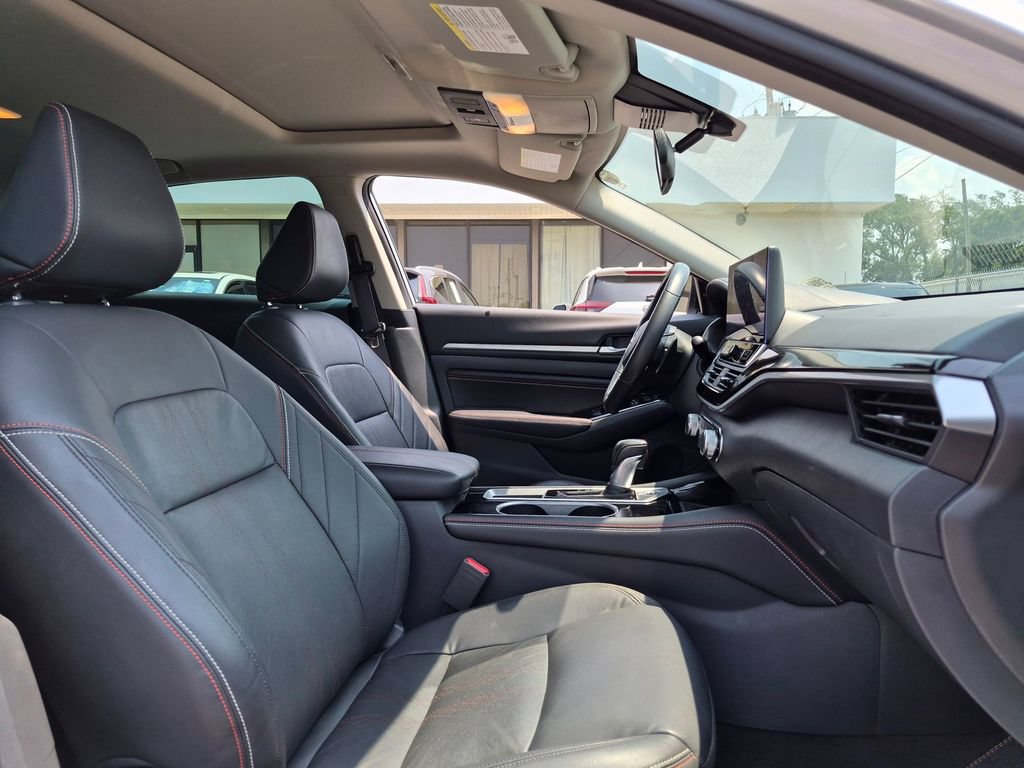 Used 2023 Nissan Altima 2.5 SR w/ SR Premium Package FWD image 32