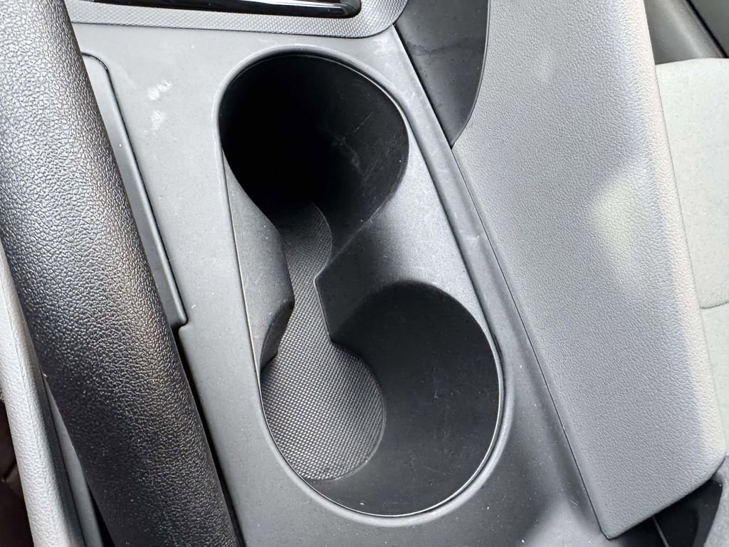 Certified 2025 Hyundai Elantra Sport image 30