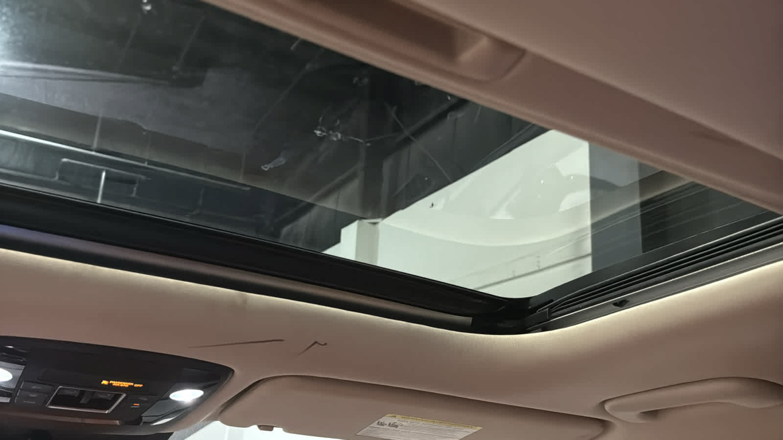 Used 2022 Kia Carnival SX Prestige FWD image 27