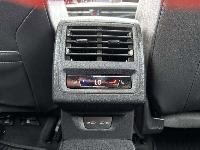 Used 2022 Volkswagen Golf R image 42