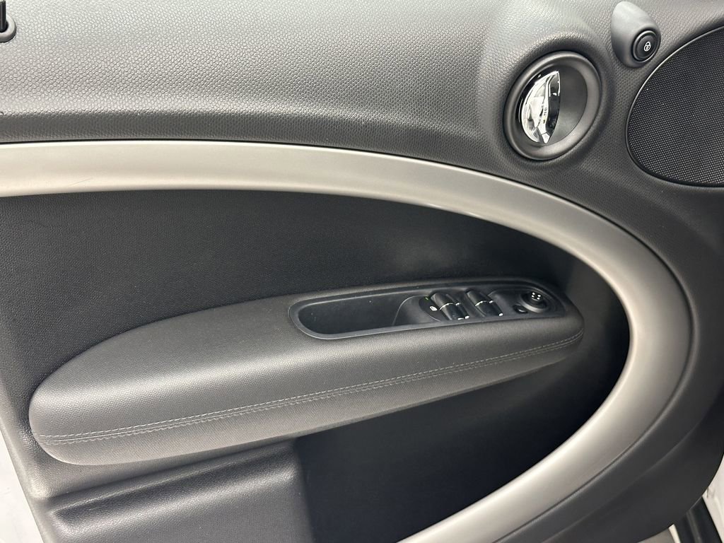 Used 2014 MINI Cooper Countryman image 10
