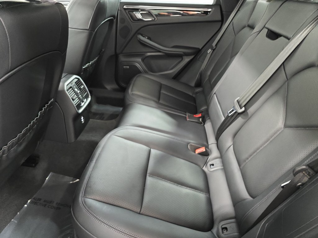 Certified 2026 Porsche Macan S AWD/4WD image 24