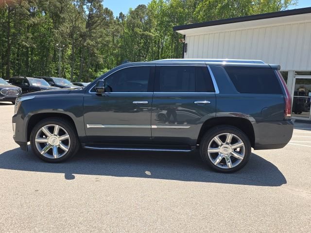 Used 2019 Cadillac Escalade Luxury image 2