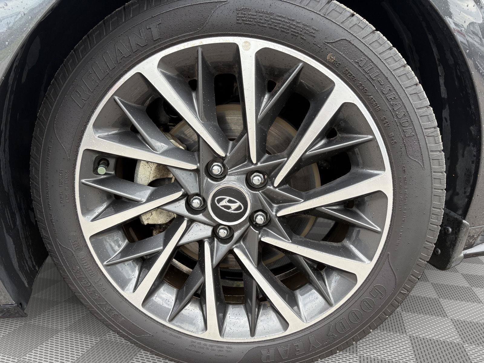 Used 2021 Hyundai Sonata Limited w/ Winter Weather Package FWD image 9