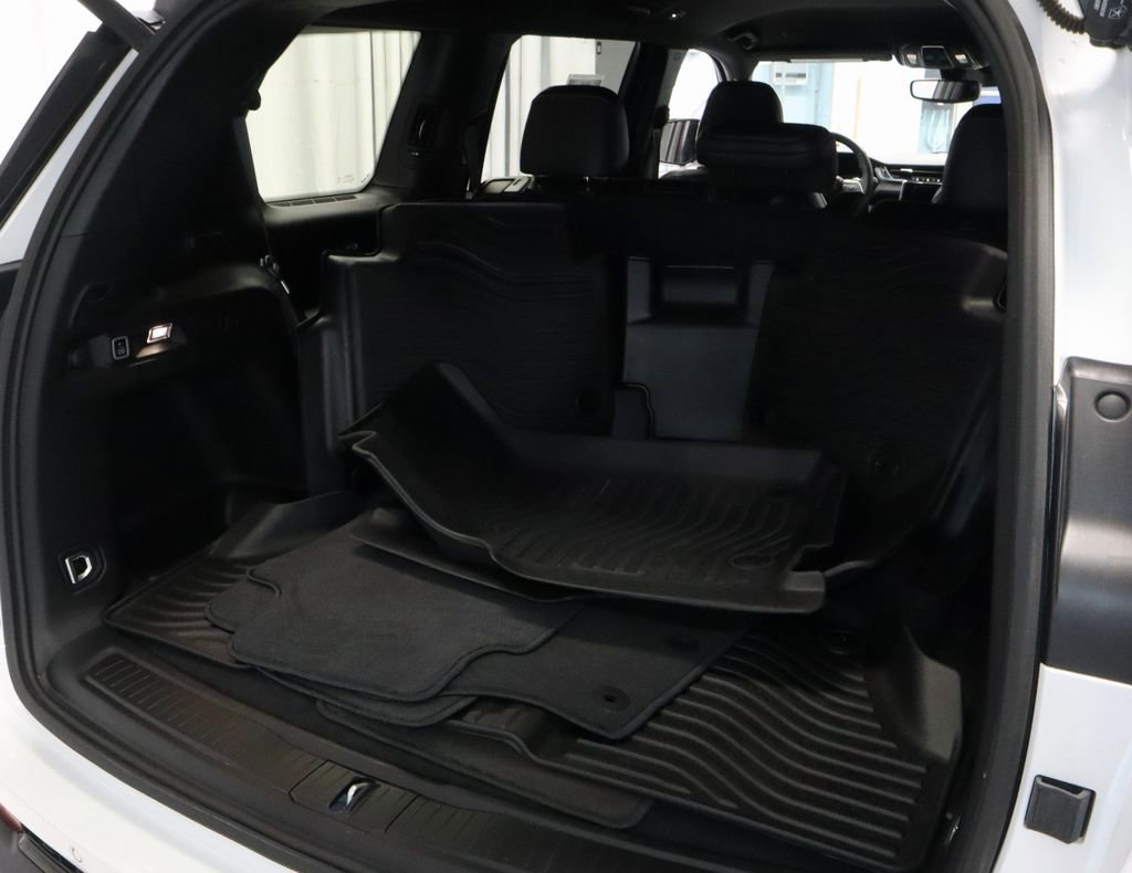 Used 2023 Jeep Grand Cherokee L Laredo AWD/4WD image 15