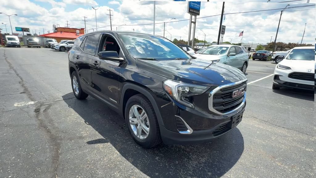 Used 2020 GMC Terrain SLE FWD image 2