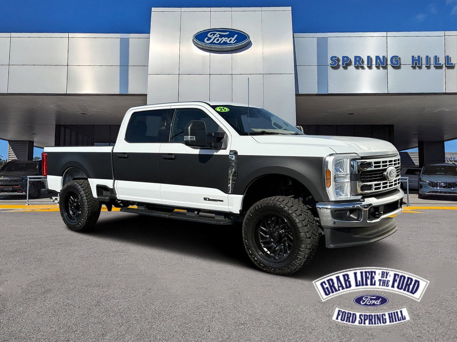 Used 2025 Ford F250 XLT image 1