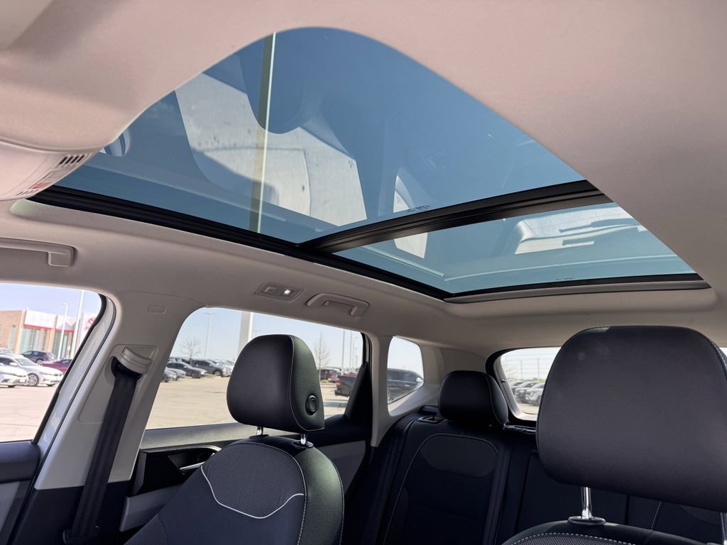 Used 2023 Volkswagen Taos SE image 24