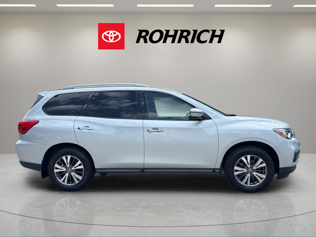 Used 2019 Nissan Pathfinder S AWD/4WD image 5