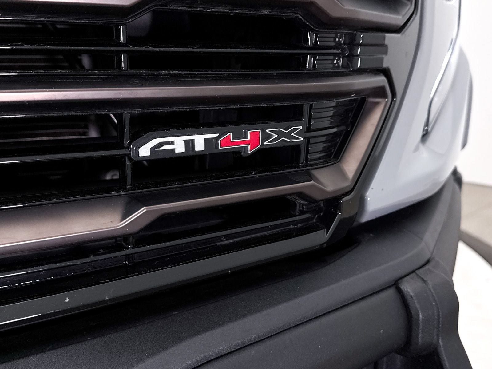 Used 2024 GMC Sierra 1500 AT4X w/ AT4X AEV Edition AWD/4WD image 13