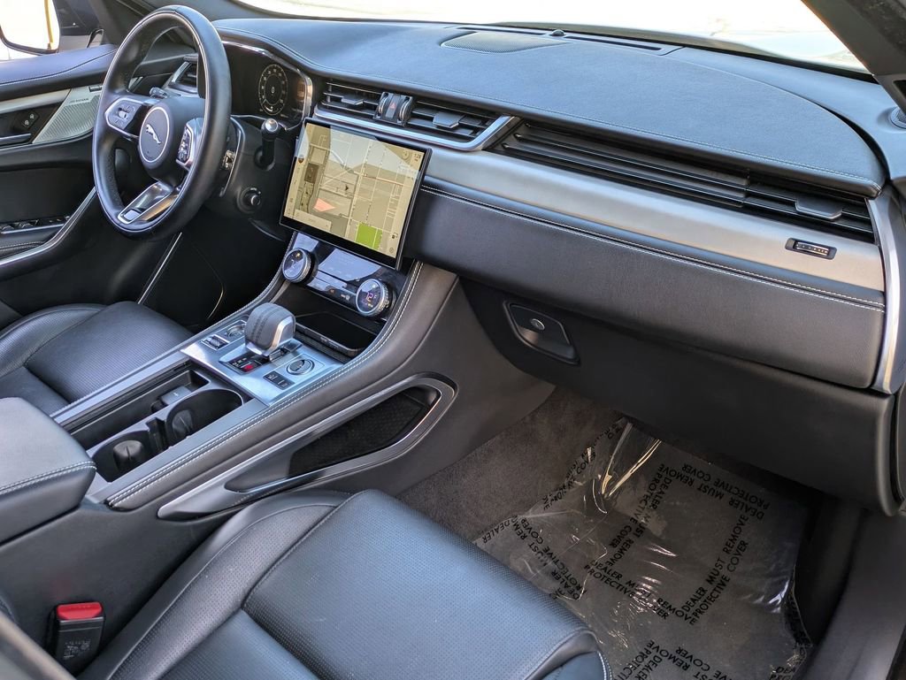 Used 2024 Jaguar F-PACE R-Dynamic S image 29
