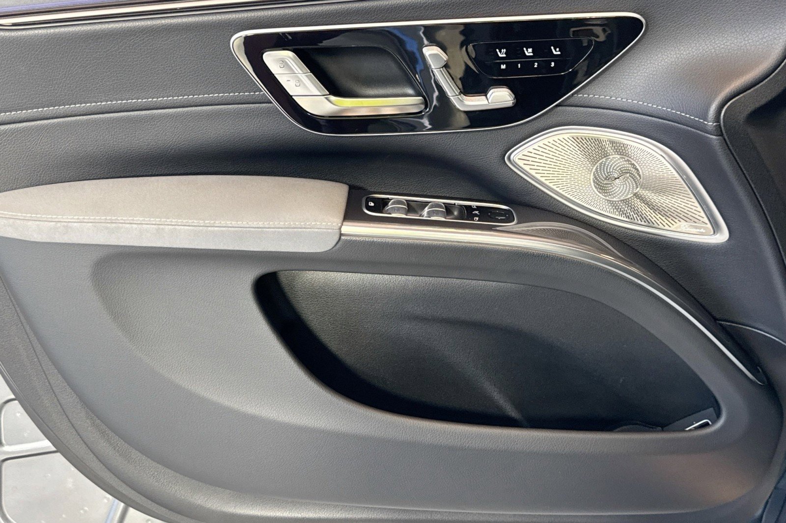 Certified 2023 Mercedes-Benz EQS 450+ 4MATIC SUV image 17