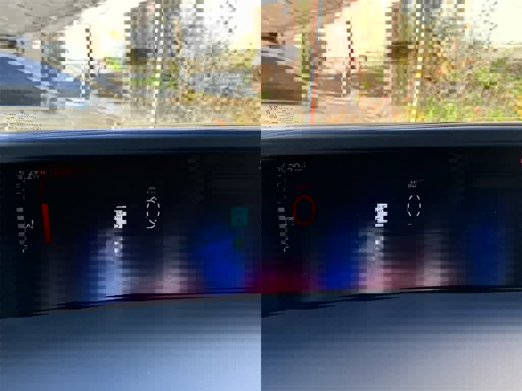 Used 2024 Lincoln Nautilus Reserve image 17