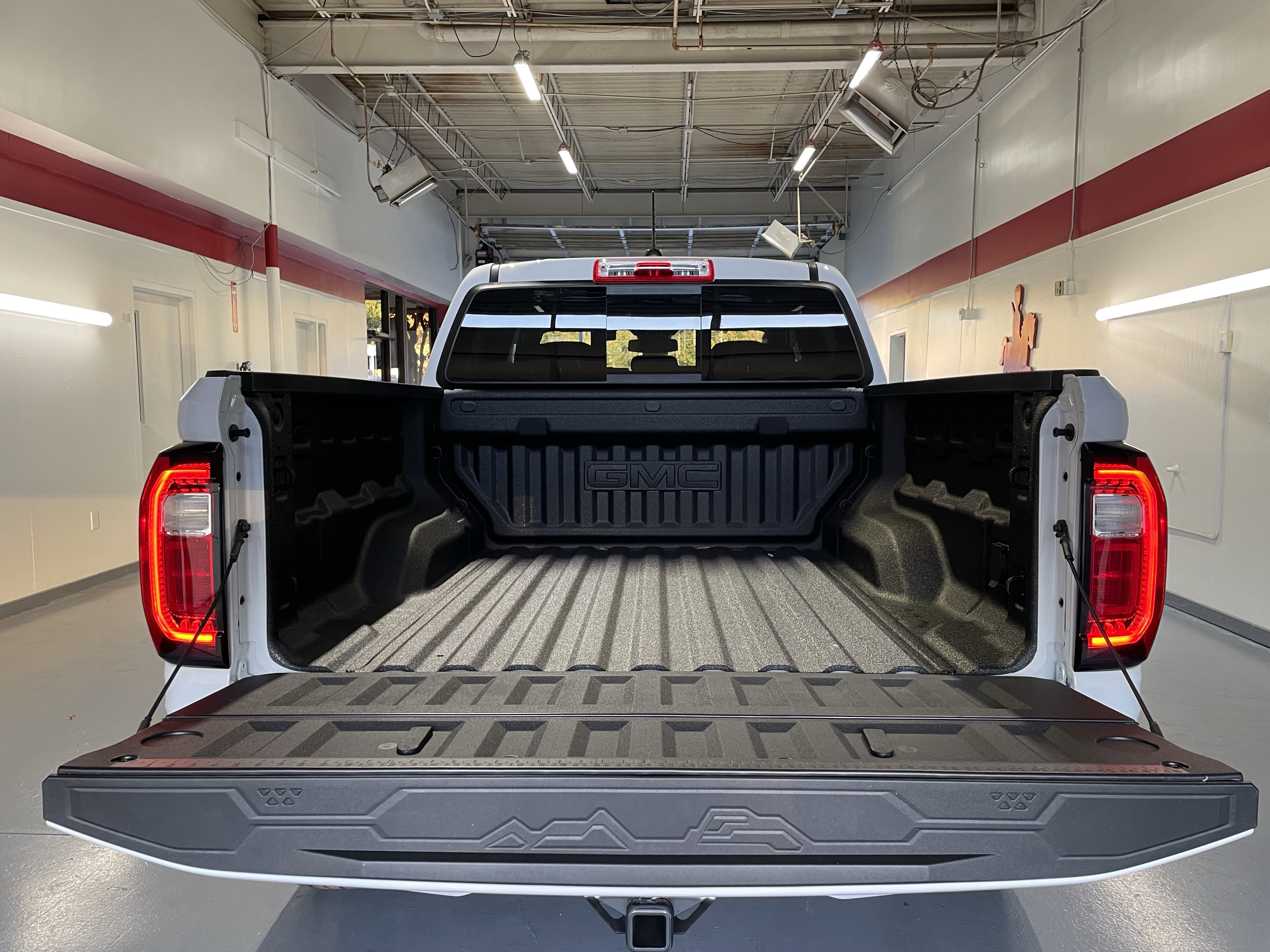 New 2026 GMC Canyon Elevation w/ Convenience Package RWD image 8