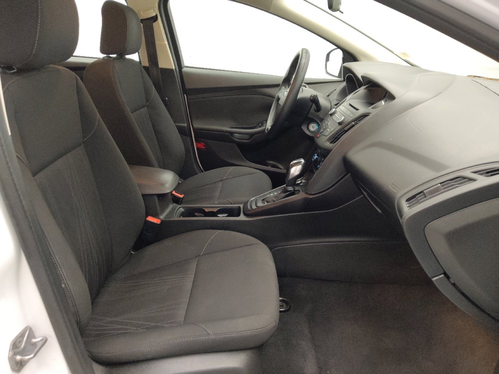 Used 2016 Ford Focus SE FWD image 21