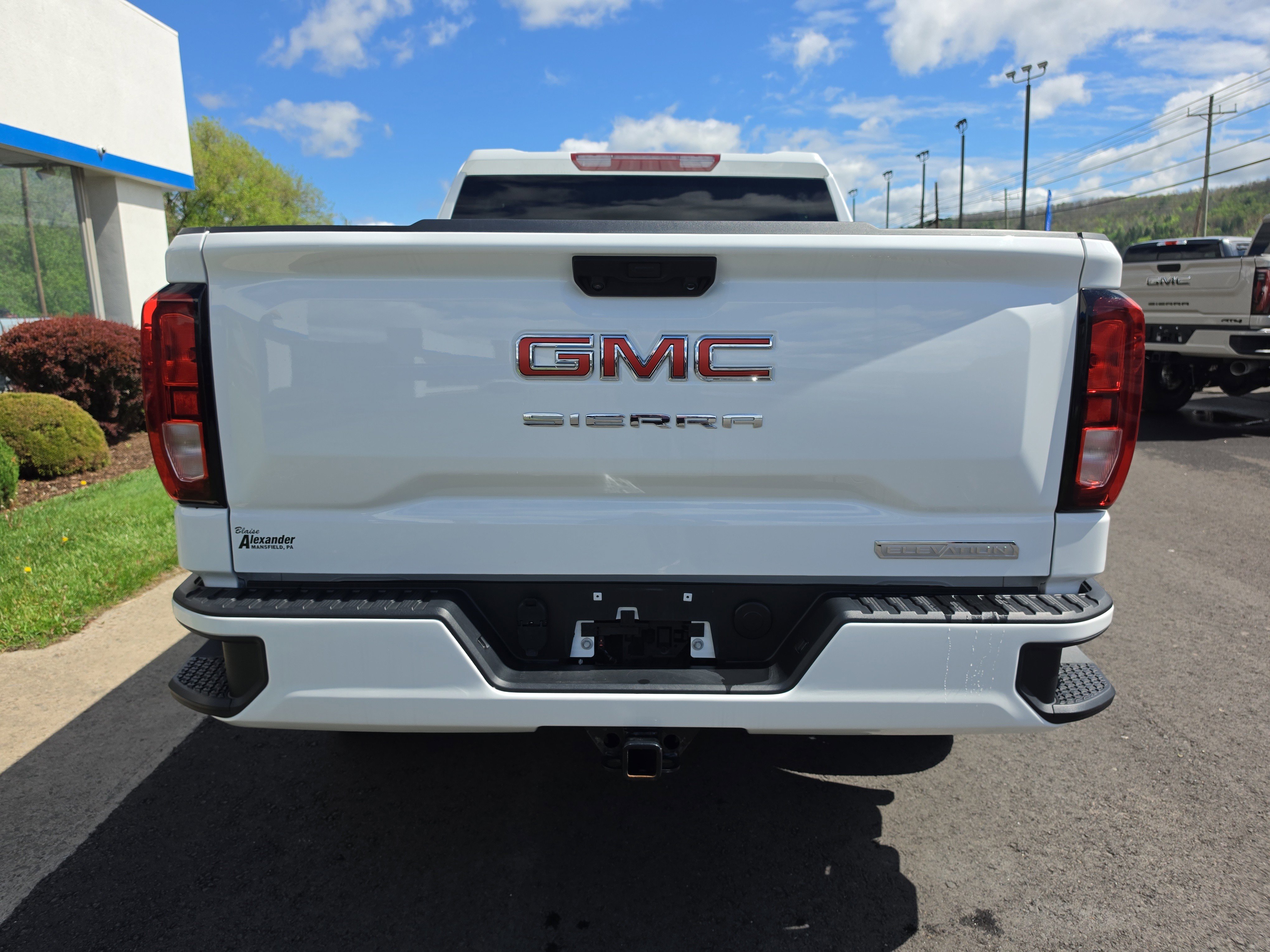 Used 2023 GMC Sierra 1500 Elevation RWD image 4