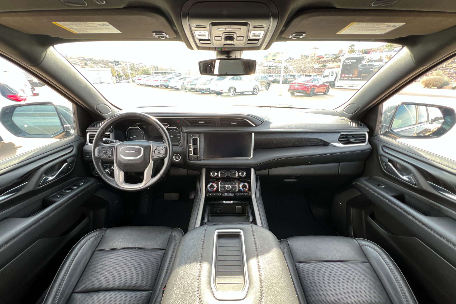 Used 2021 GMC Yukon XL Denali image 10
