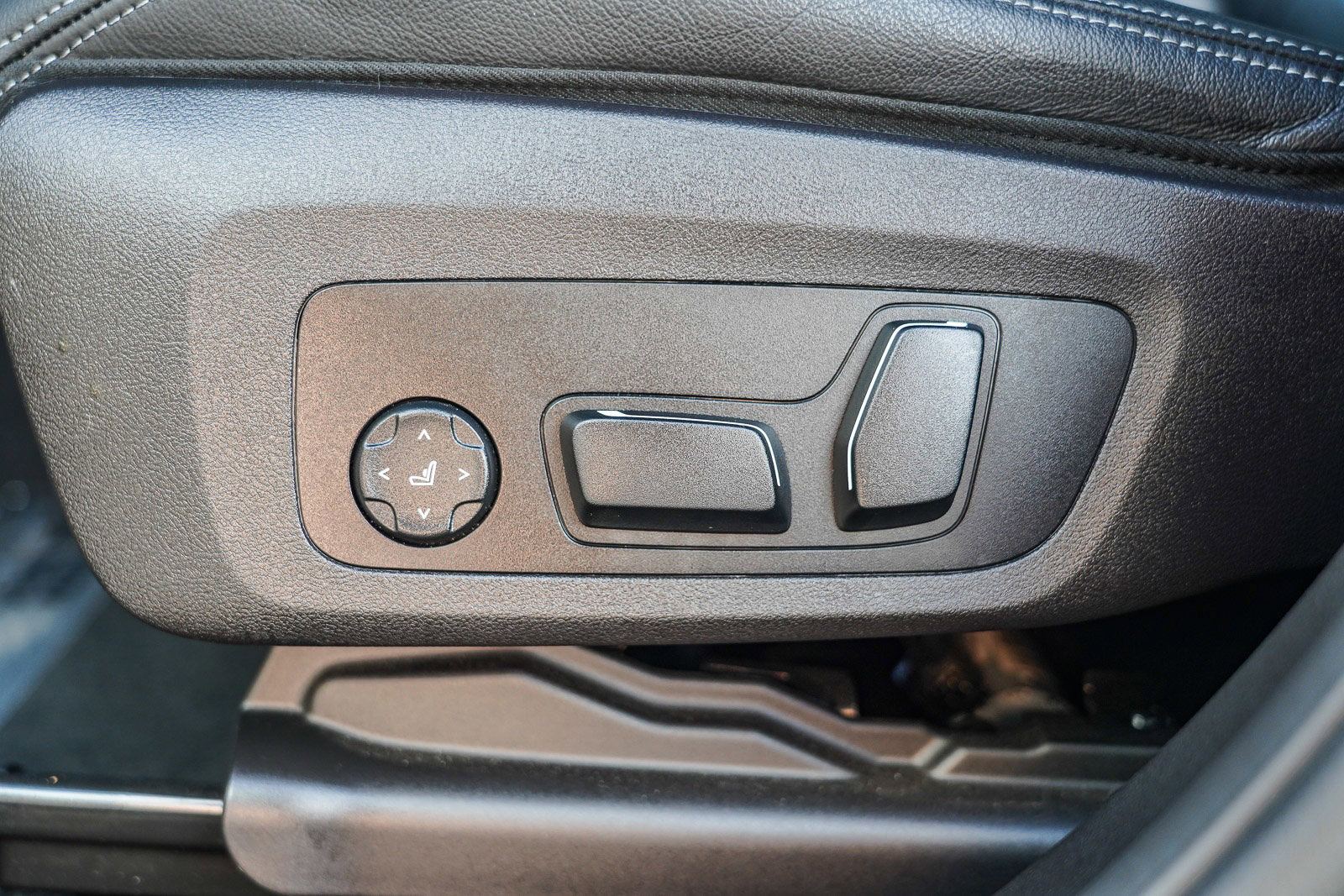 Used 2025 BMW X4 xDrive30i image 25