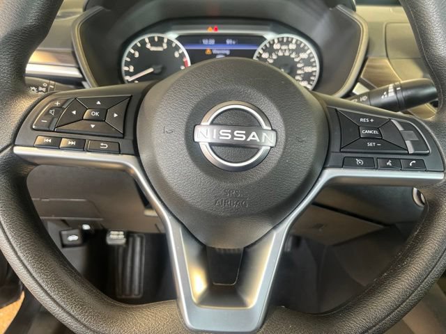 Used 2024 Nissan Altima 2.5 SV FWD image 12