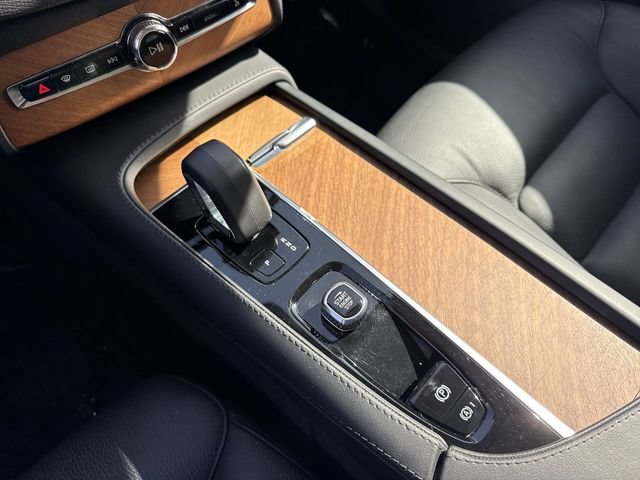 Used 2024 Volvo XC90 B5 Plus AWD/4WD image 21