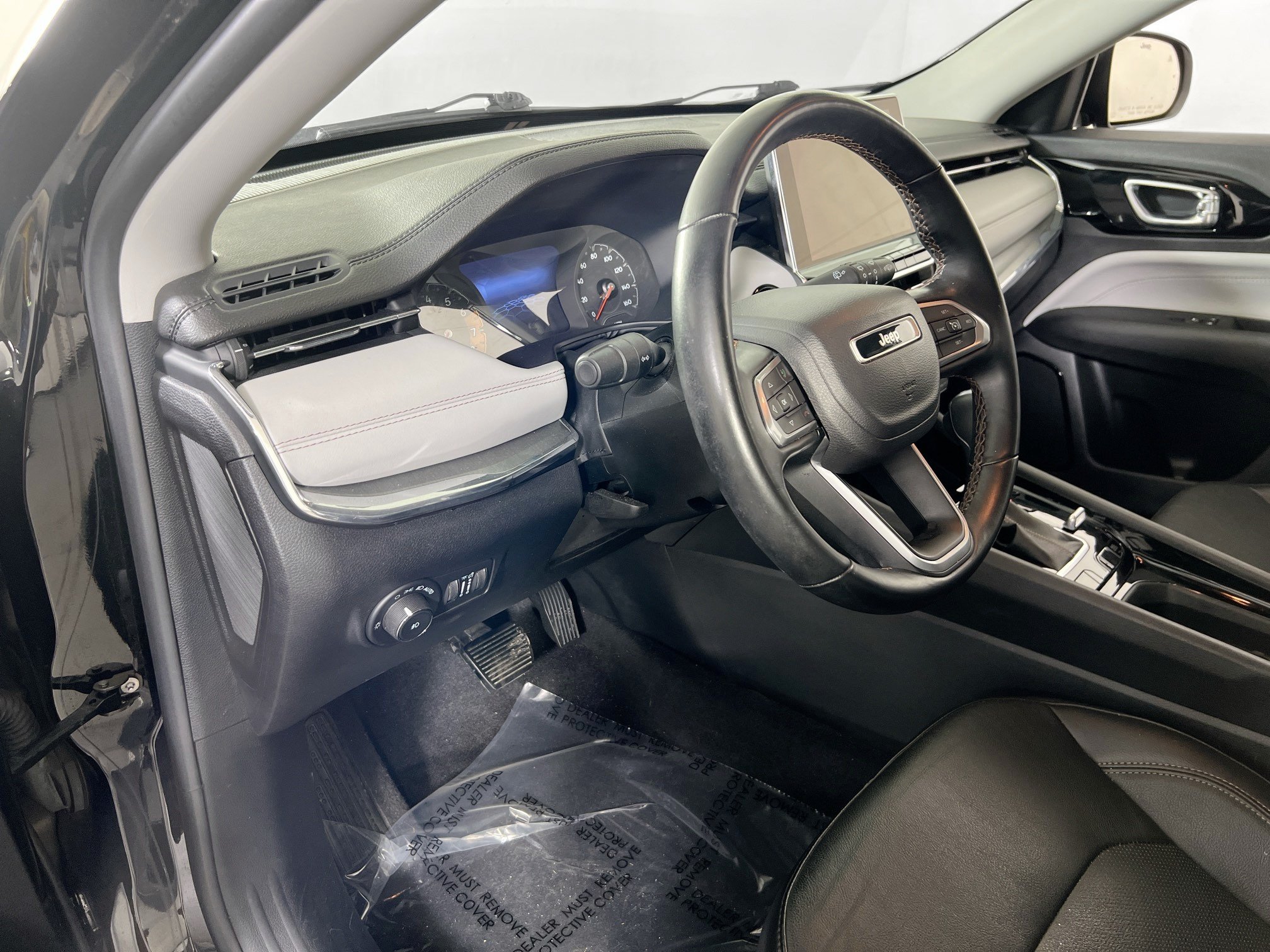 Used 2022 Jeep Compass Limited AWD/4WD image 9