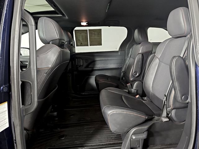 Used 2023 Toyota Sienna XSE AWD/4WD image 11