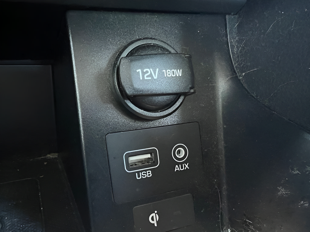 Used 2020 Hyundai Elantra Sedan FWD image 27