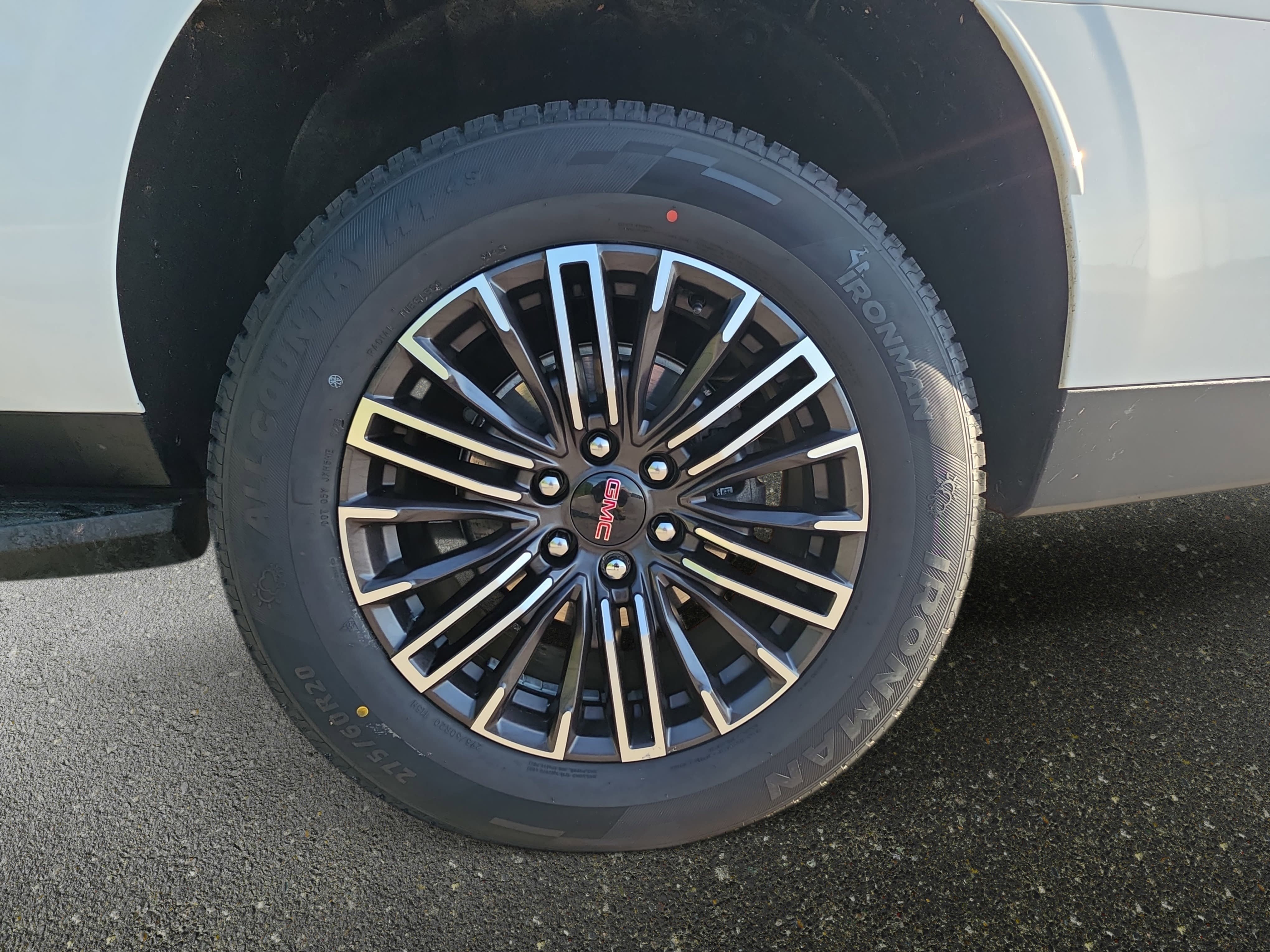 Used 2025 GMC Yukon XL Elevation AWD/4WD image 34