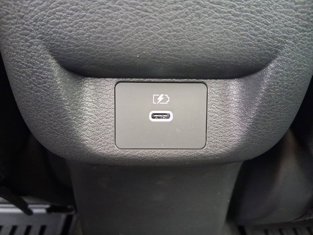 New 2025 Nissan Versa SR w/ Trunk Package image 23