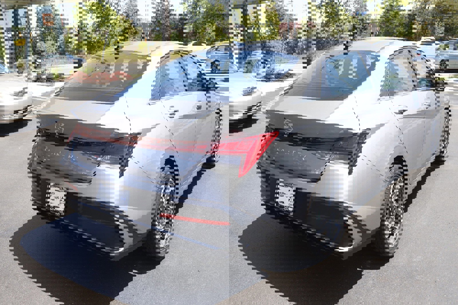 New 2025 Hyundai Elantra Limited video 3