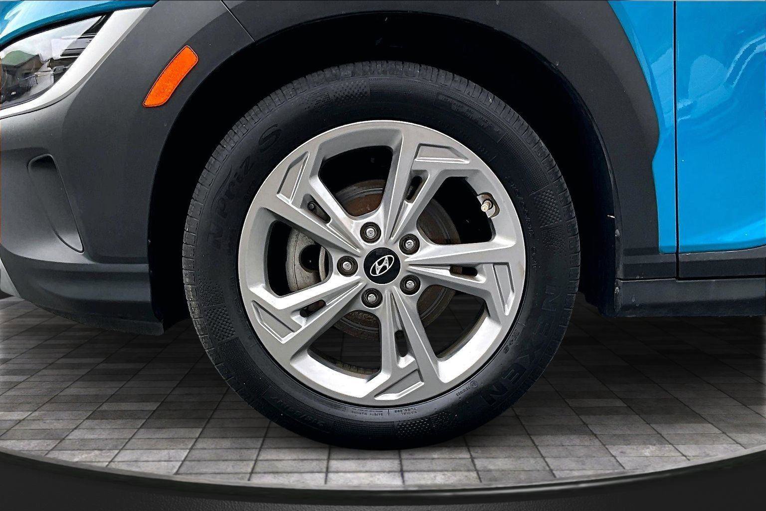 Used 2022 Hyundai Kona SEL image 9