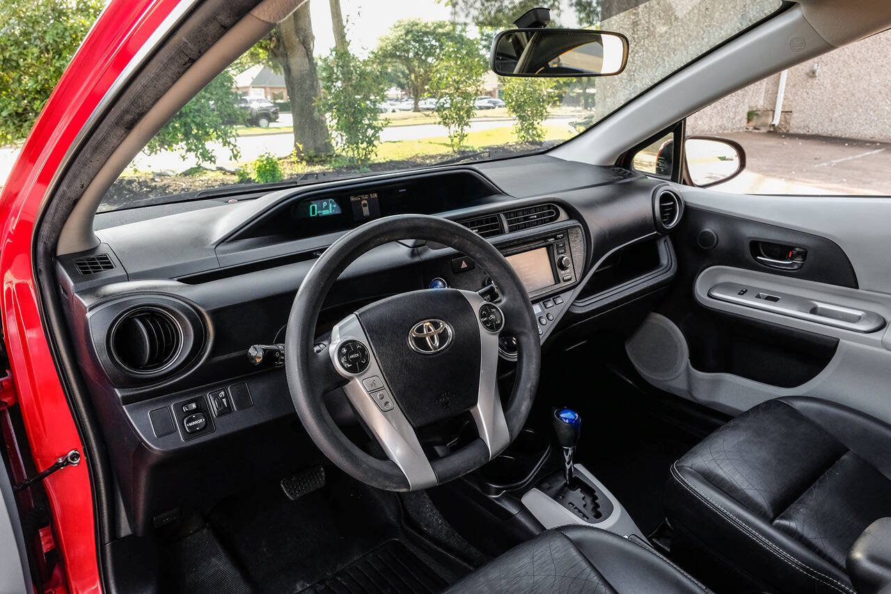 Used 2012 Toyota Prius C Four FWD image 3