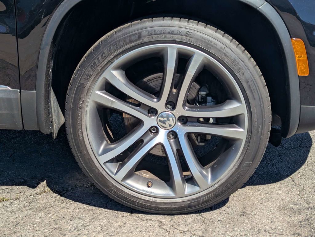 Used 2017 Volkswagen Tiguan SEL image 12