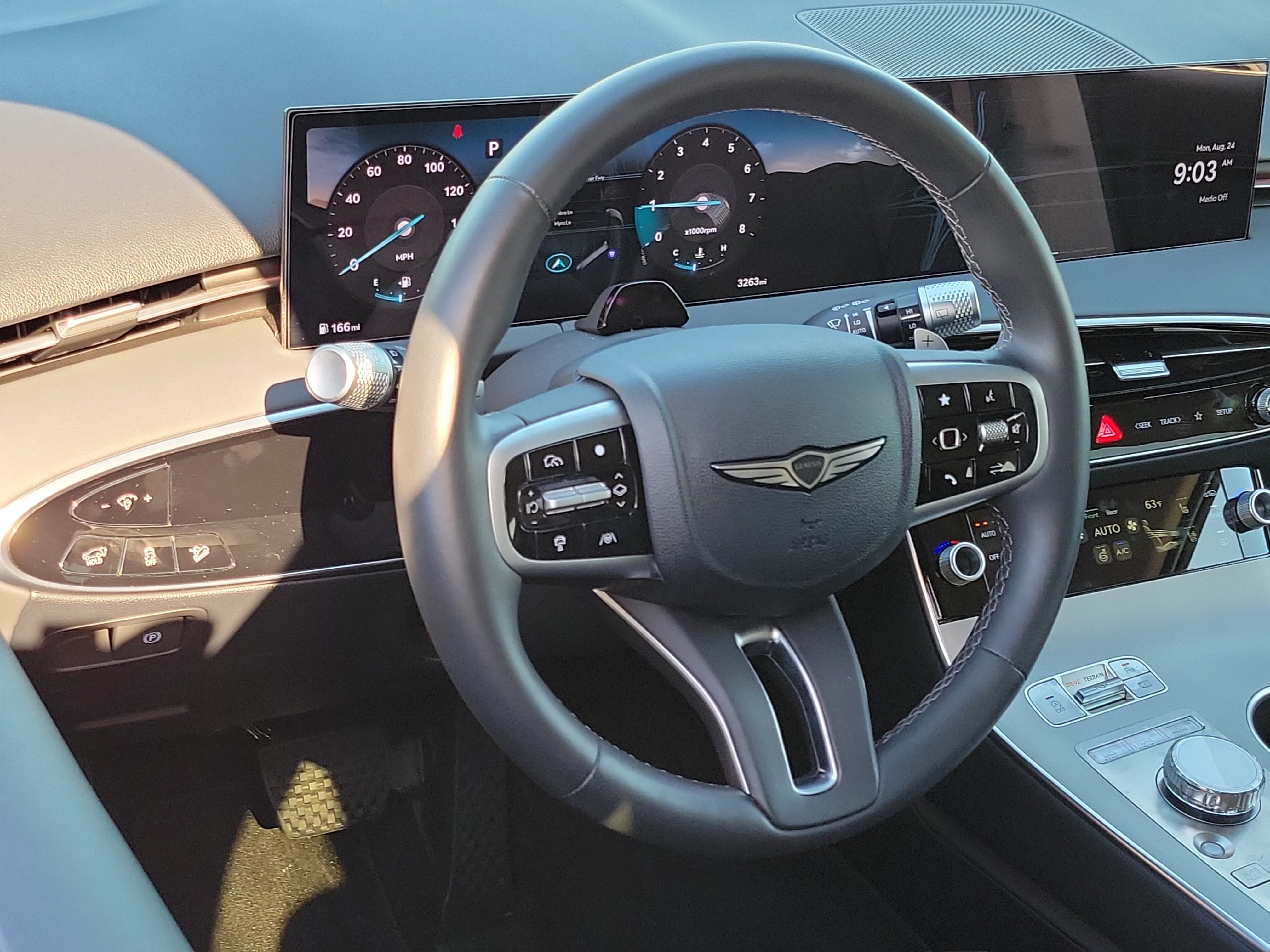 Certified 2026 Genesis GV70 2.5T Advanced AWD/4WD image 11