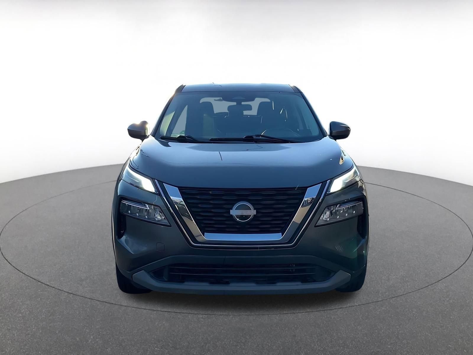 Used 2023 Nissan Rogue SV image 4