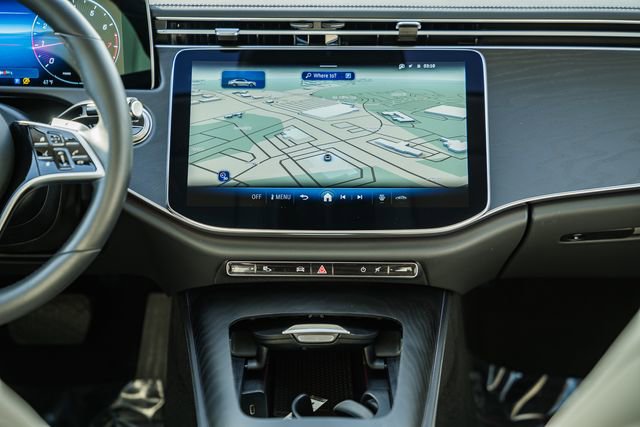 Certified 2025 Mercedes-Benz E 350 4MATIC Sedan image 21