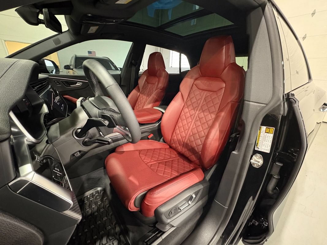 Used 2026 Audi SQ8 Prestige AWD/4WD image 9