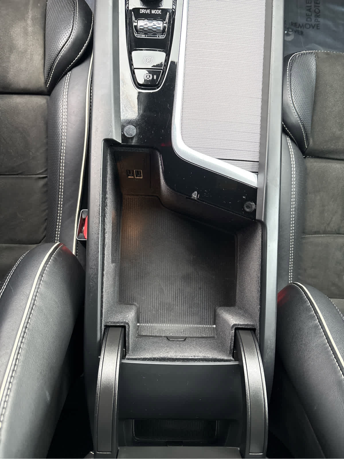 Used 2019 Volvo XC60 T8 R-Design w/ Advanced Package AWD/4WD image 19