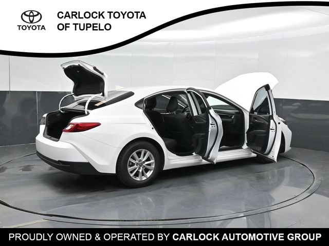 Used 2025 Toyota Camry SE FWD image 50